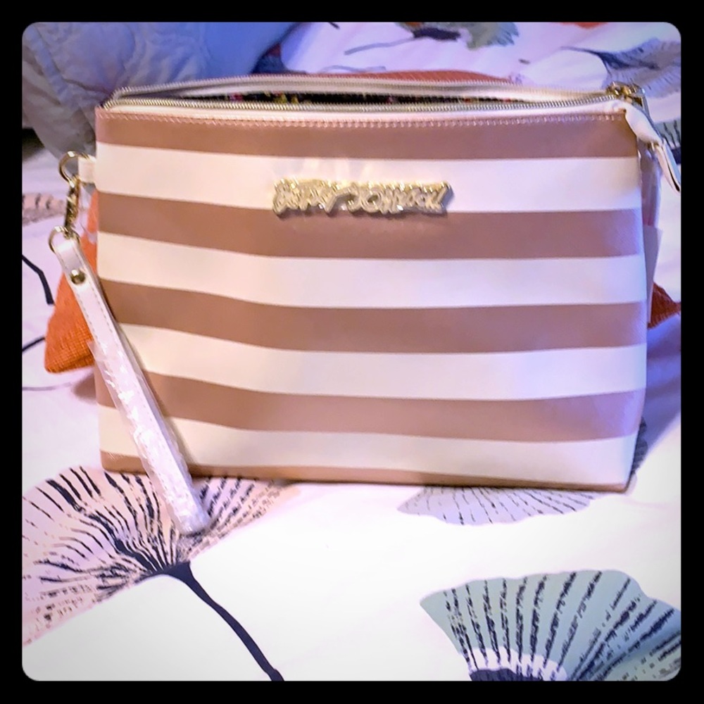 NWT Betsey Johnson clutch